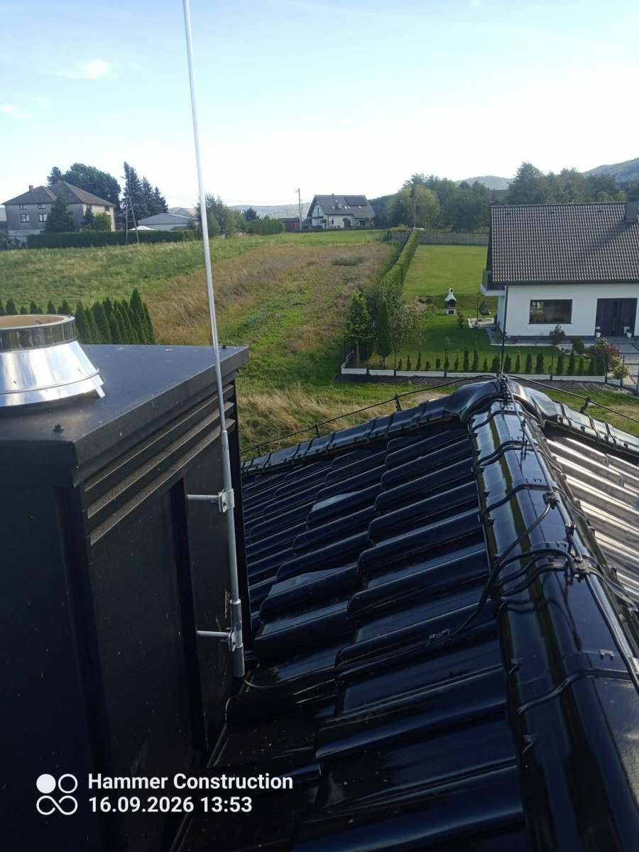 Elektryk z Andrychowa - instalacja odgromowa dachu domu jednorodzinnego